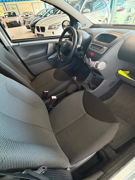 Toyota Aygo 9 of 20