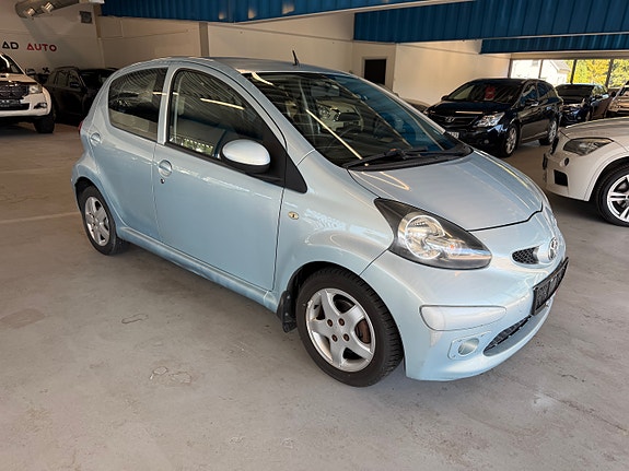 Toyota Aygo 2 of 20