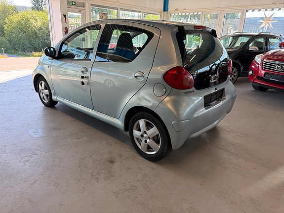 Toyota Aygo 5 of 20