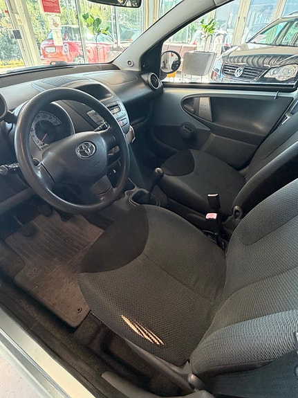 Toyota Aygo 10 of 20
