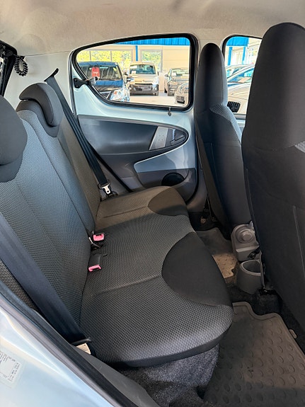 Toyota Aygo 14 of 20