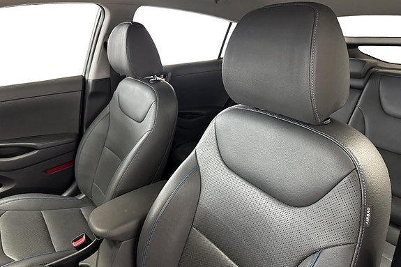 Hyundai IONIQ 11 of 30