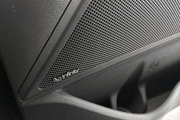 Hyundai IONIQ 26 of 30
