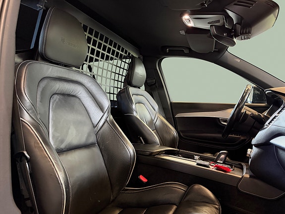 Volvo XC90 12 of 30