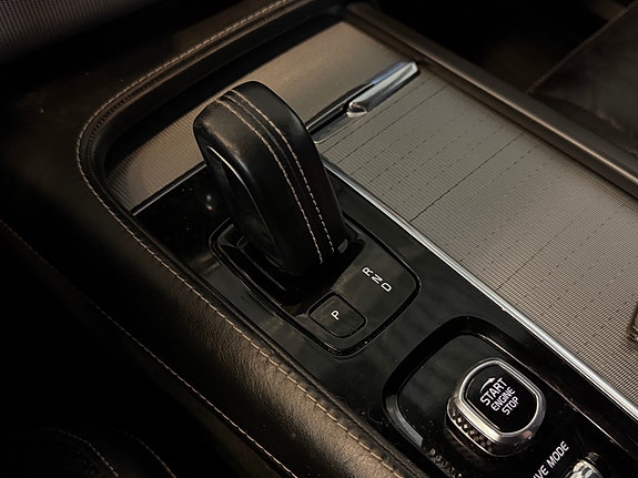 Volvo XC90 20 of 30