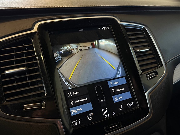 Volvo XC90 16 of 30