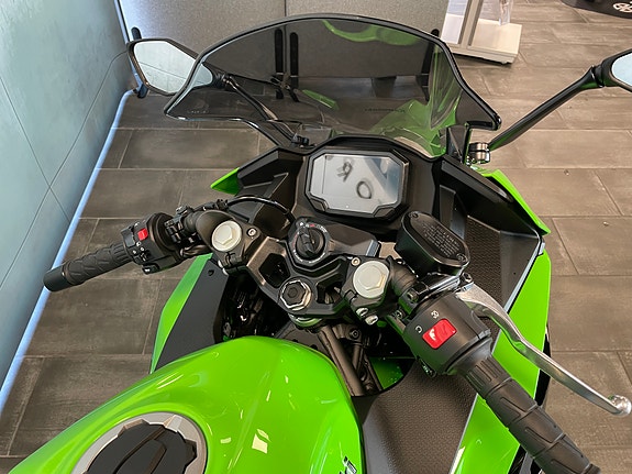 Kawasaki Ninja 500 8 of 14