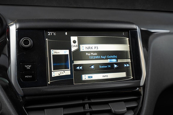 Peugeot 208 18 of 24