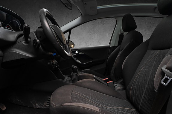 Peugeot 208 9 of 24