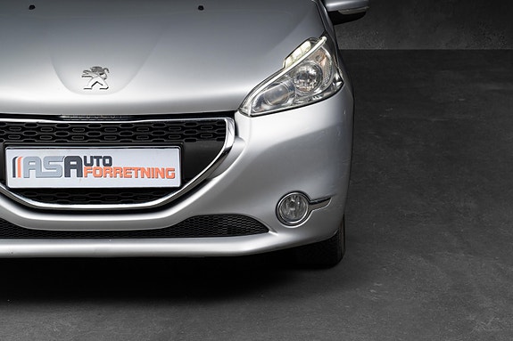 Peugeot 208 5 of 24