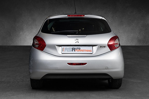 Peugeot 208 8 of 24