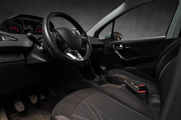 Peugeot 208 10 of 24