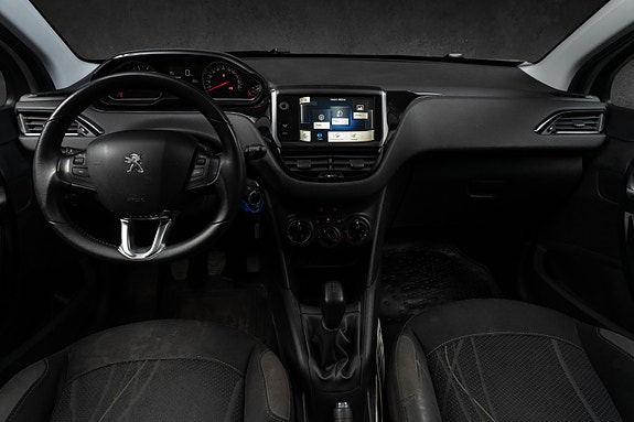 Peugeot 208 13 of 24