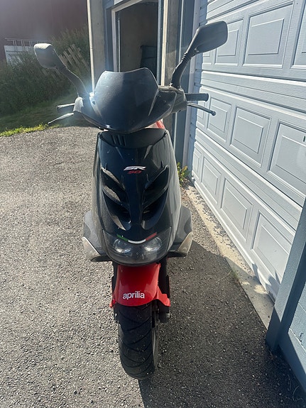 Aprilia SR 50 3 of 6
