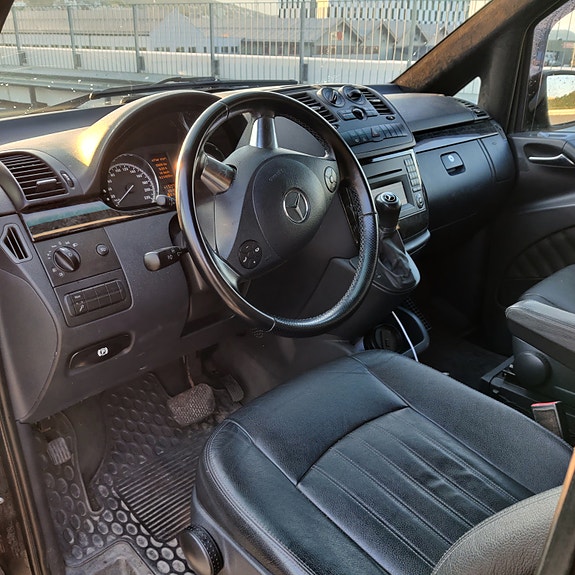 Mercedes-Benz Viano 16 of 18