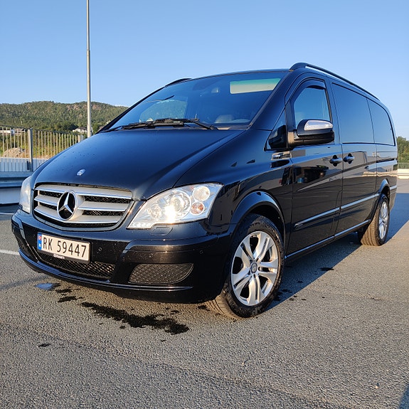 Mercedes-Benz Viano 2 of 18