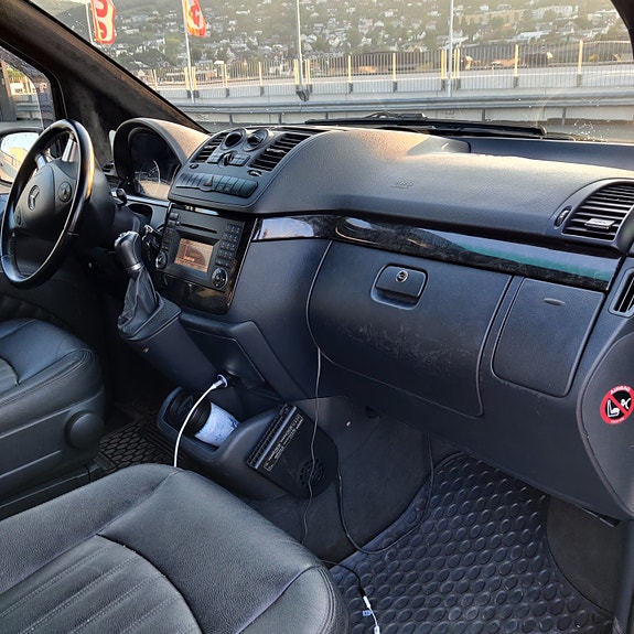 Mercedes-Benz Viano 17 of 18