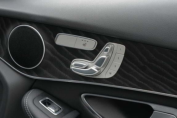 Mercedes-Benz GLC350 e 9 of 30