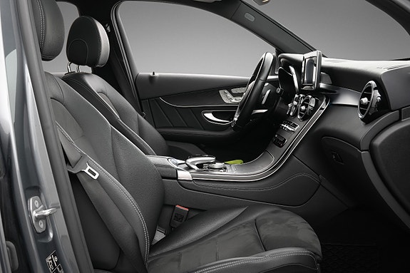 Mercedes-Benz GLC350 e 7 of 30
