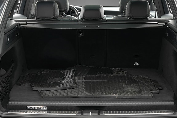 Mercedes-Benz GLC350 e 23 of 30