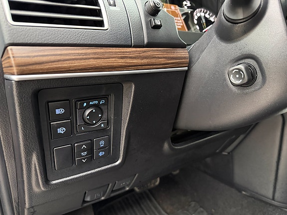 Toyota Land Cruiser 24 of 24