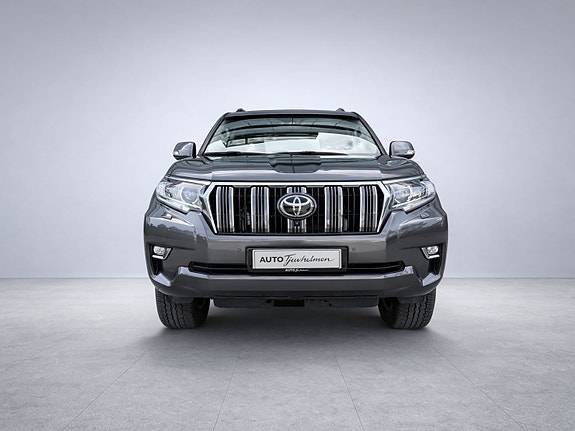 Toyota Land Cruiser 2 of 24