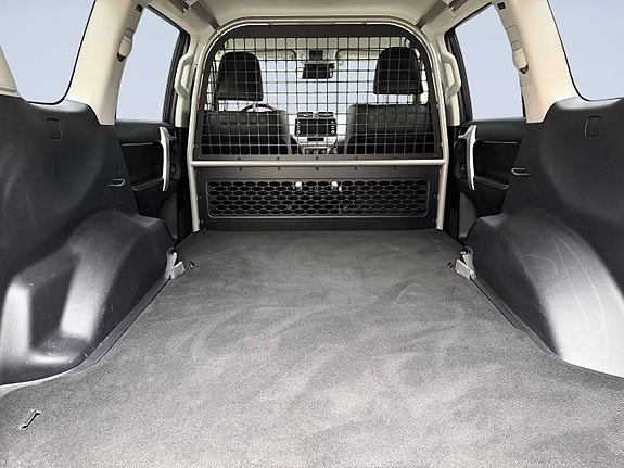 Toyota Land Cruiser 13 of 24