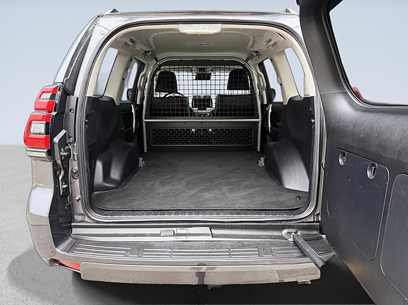 Toyota Land Cruiser 12 of 24