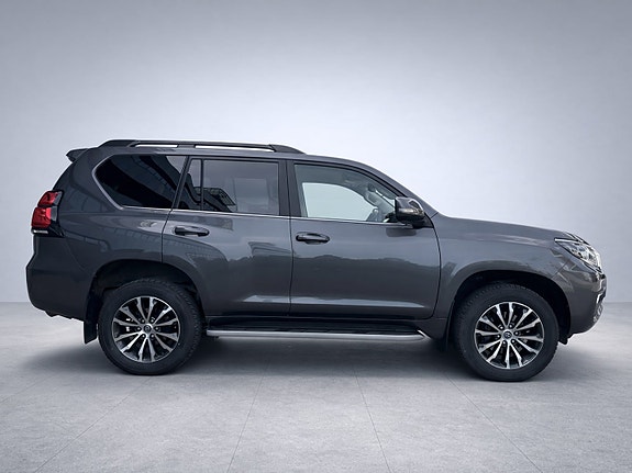Toyota Land Cruiser 4 of 24