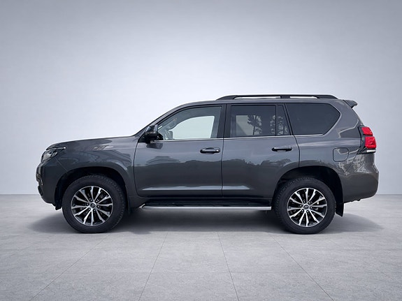 Toyota Land Cruiser 8 of 24