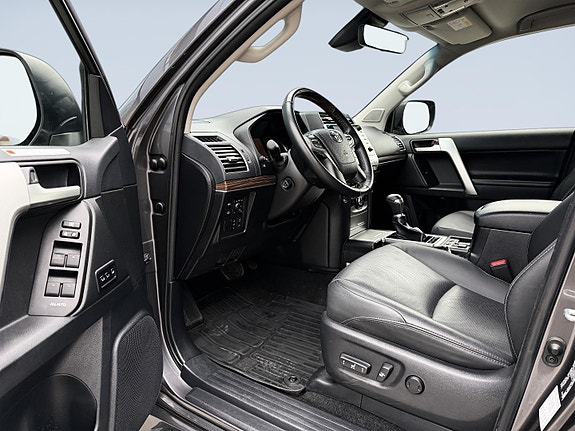 Toyota Land Cruiser 9 of 24