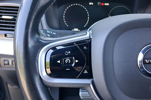 Volvo XC90 26 of 28