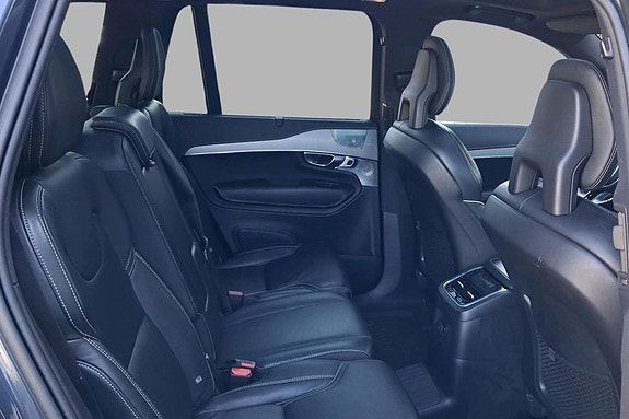 Volvo XC90 17 of 28