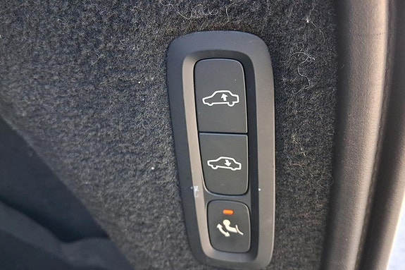 Volvo XC90 23 of 28