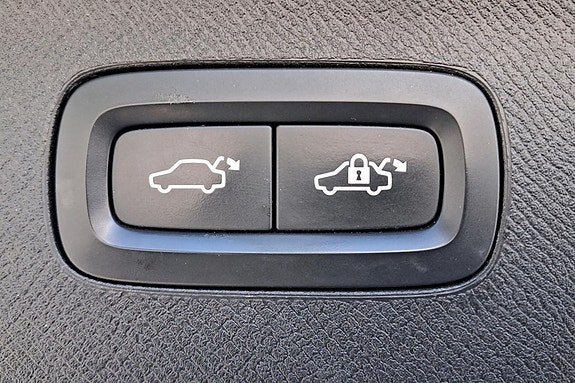 Volvo XC90 22 of 28