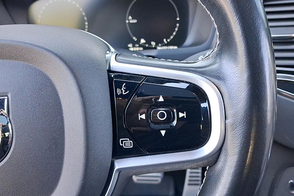 Volvo XC90 25 of 28