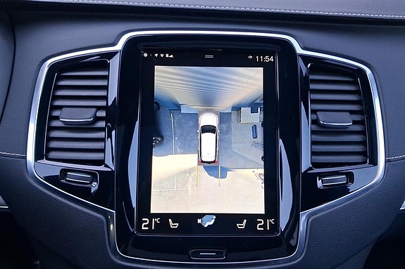 Volvo XC90 13 of 28