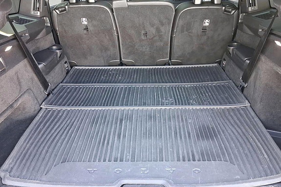 Volvo XC90 19 of 28
