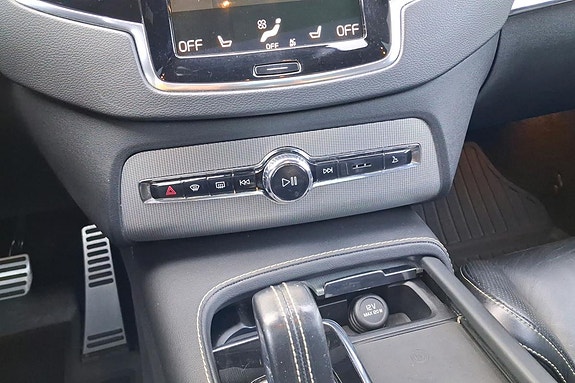 Volvo XC90 14 of 28