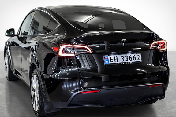 Tesla Model Y 6 of 12