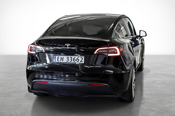 Tesla Model Y 5 of 12