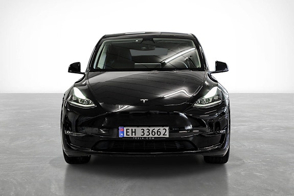 Tesla Model Y 3 of 12