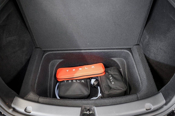 Tesla Model Y 12 of 12