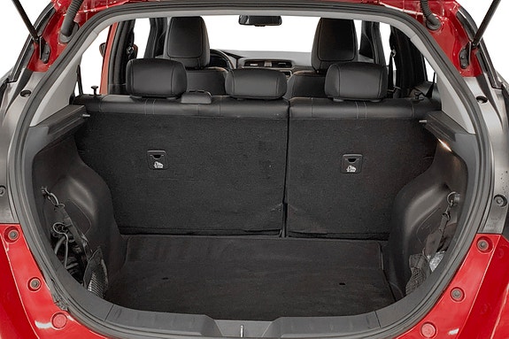 Nissan Leaf 12 of 13