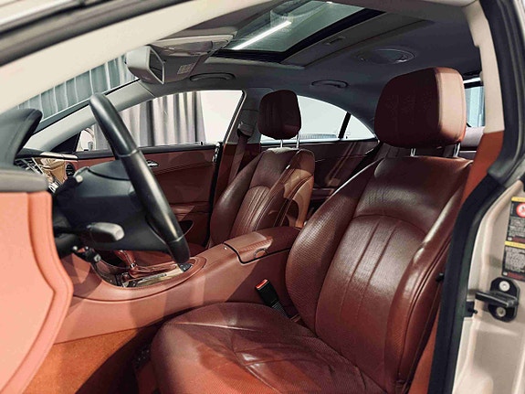 Mercedes-Benz CLS350 21 of 30