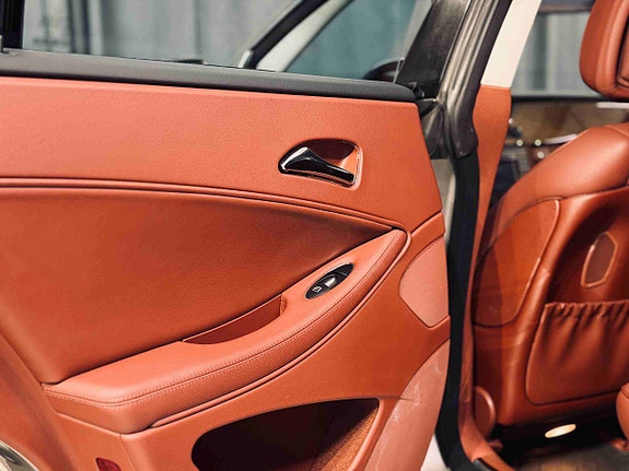 Mercedes-Benz CLS350 28 of 30