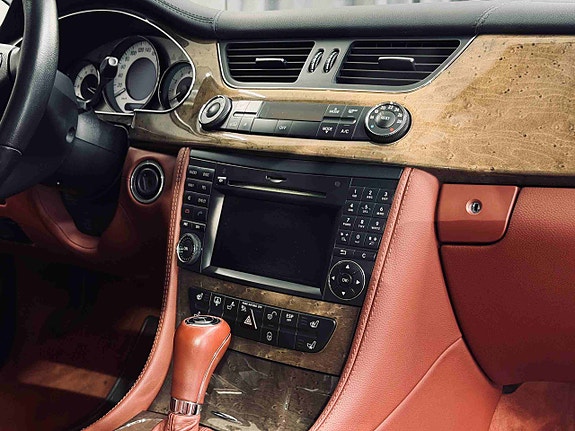 Mercedes-Benz CLS350 23 of 30