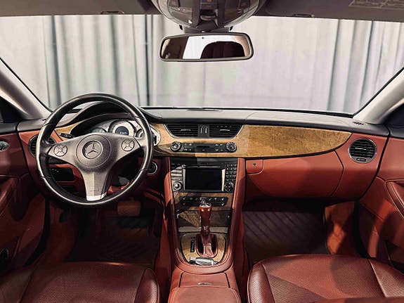 Mercedes-Benz CLS350 16 of 30