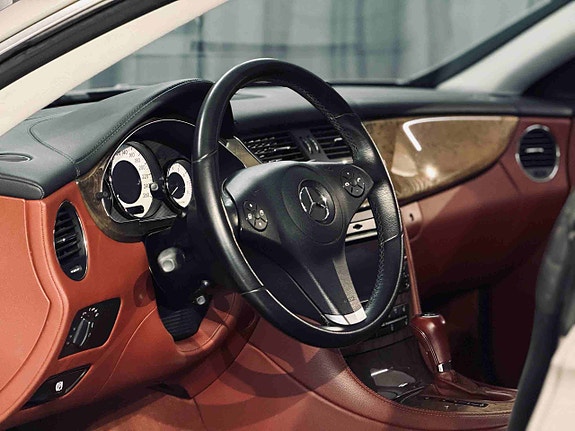 Mercedes-Benz CLS350 19 of 30
