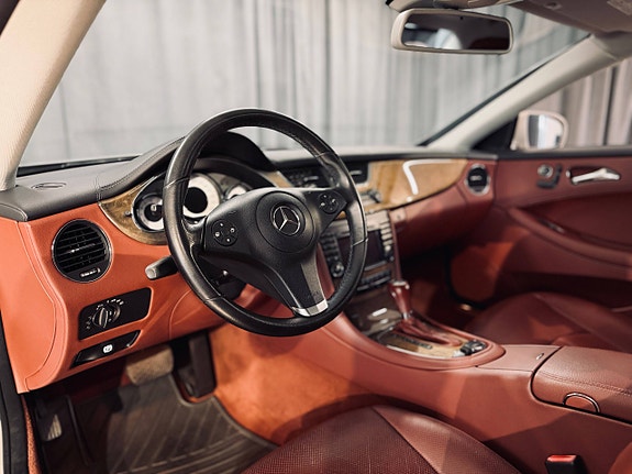 Mercedes-Benz CLS350 12 of 30